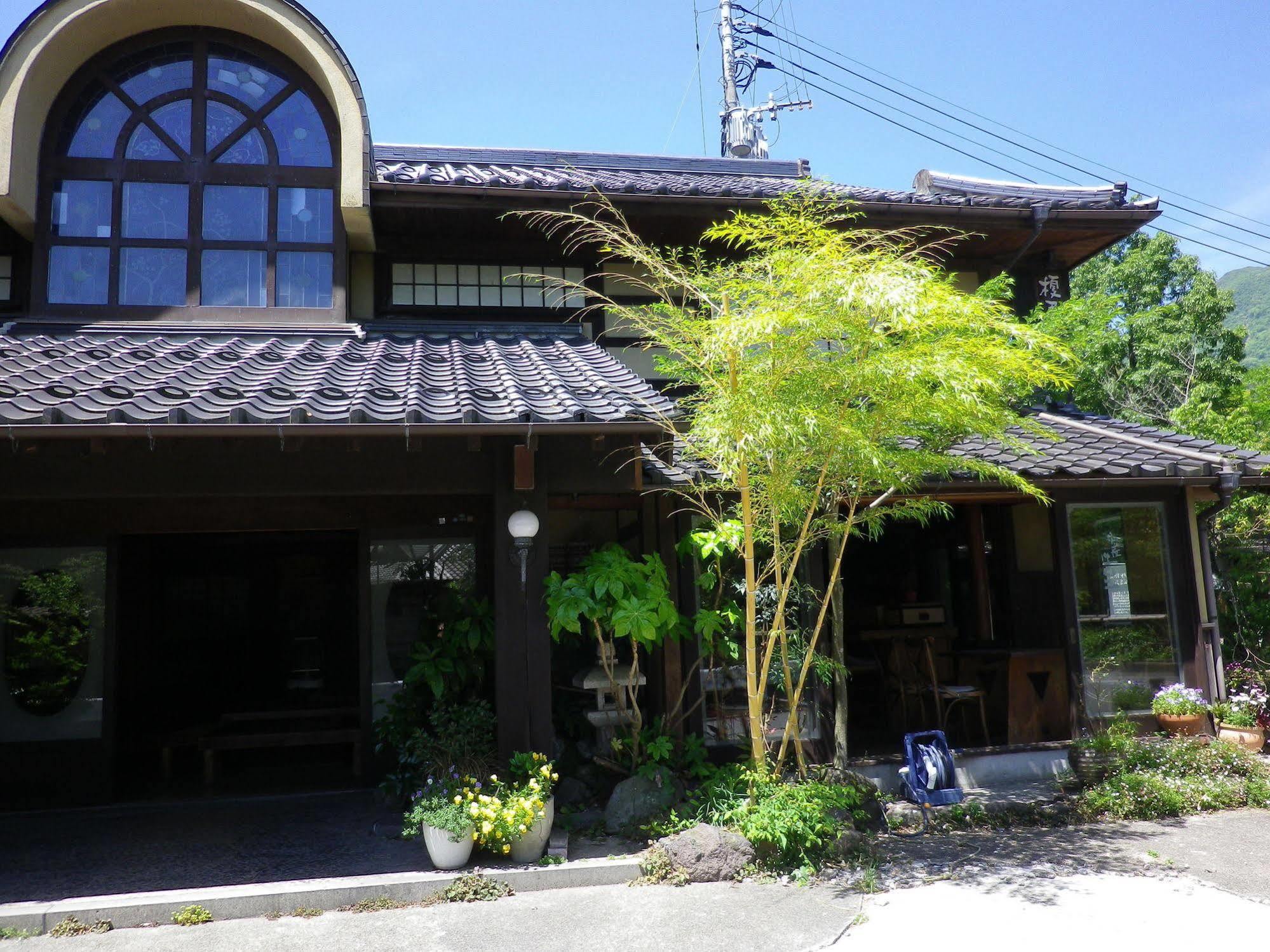 Enokiya Ryokan Yufu Buitenkant foto