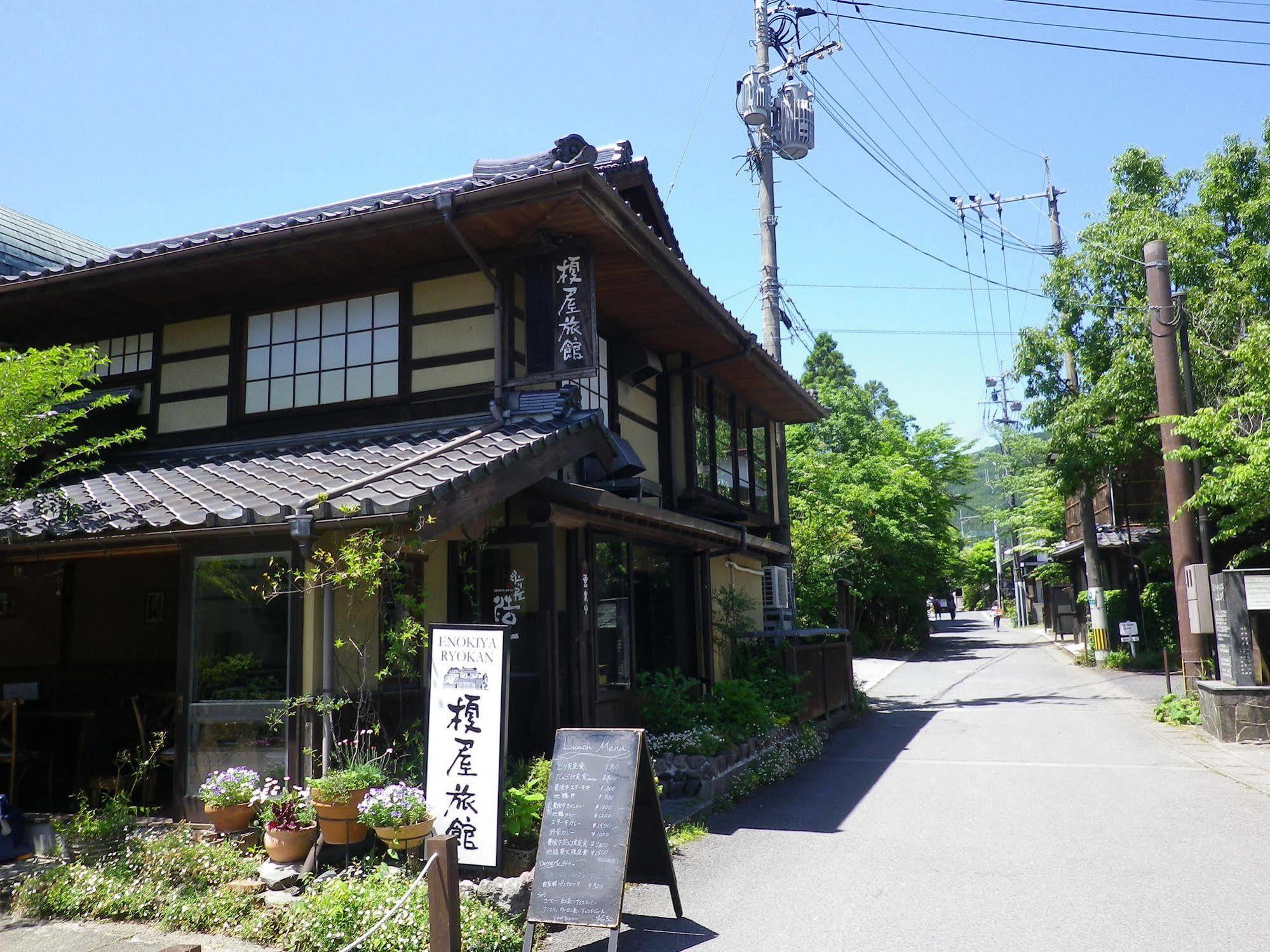 Enokiya Ryokan Yufu Buitenkant foto