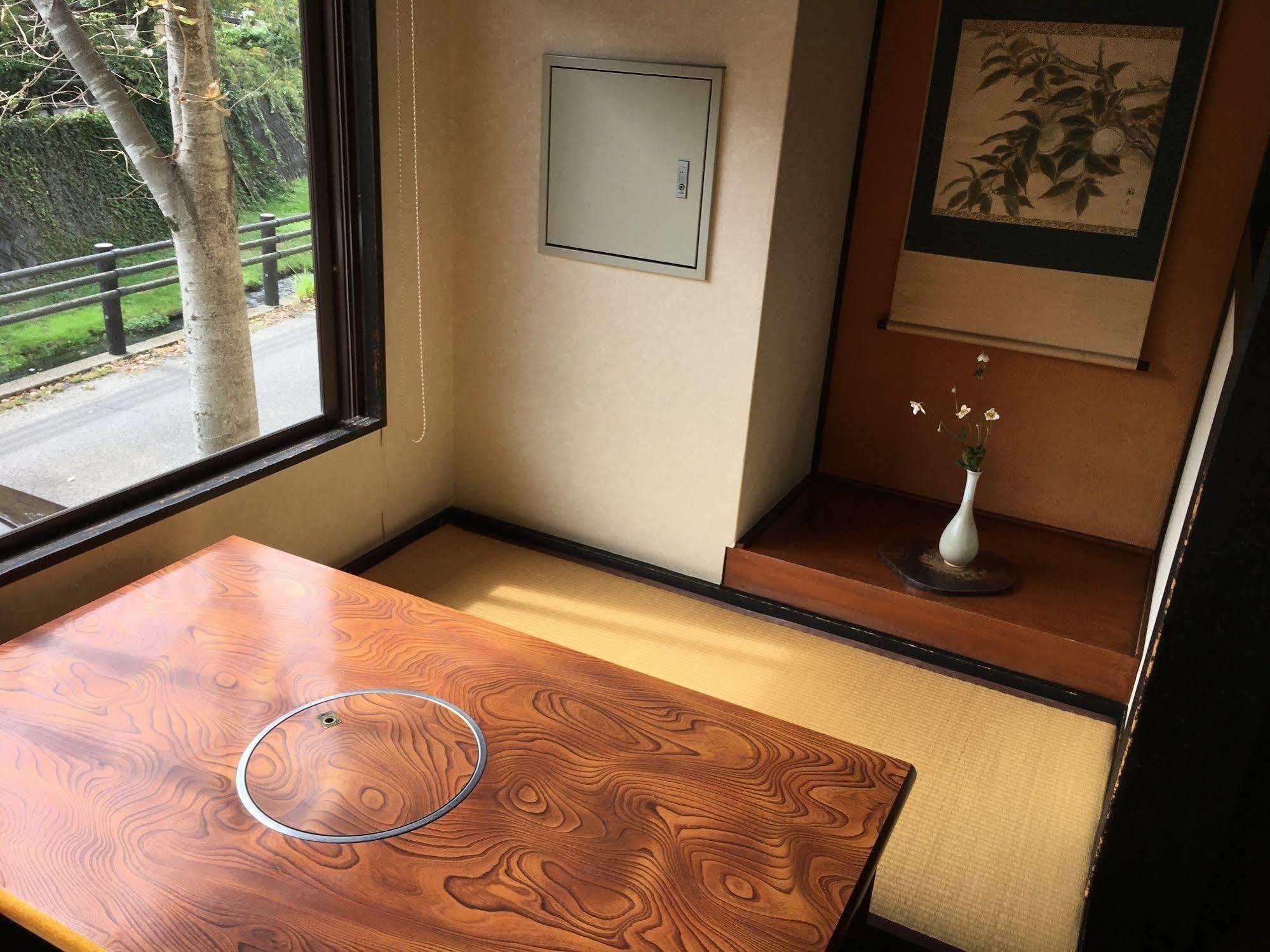 Enokiya Ryokan Yufu Buitenkant foto