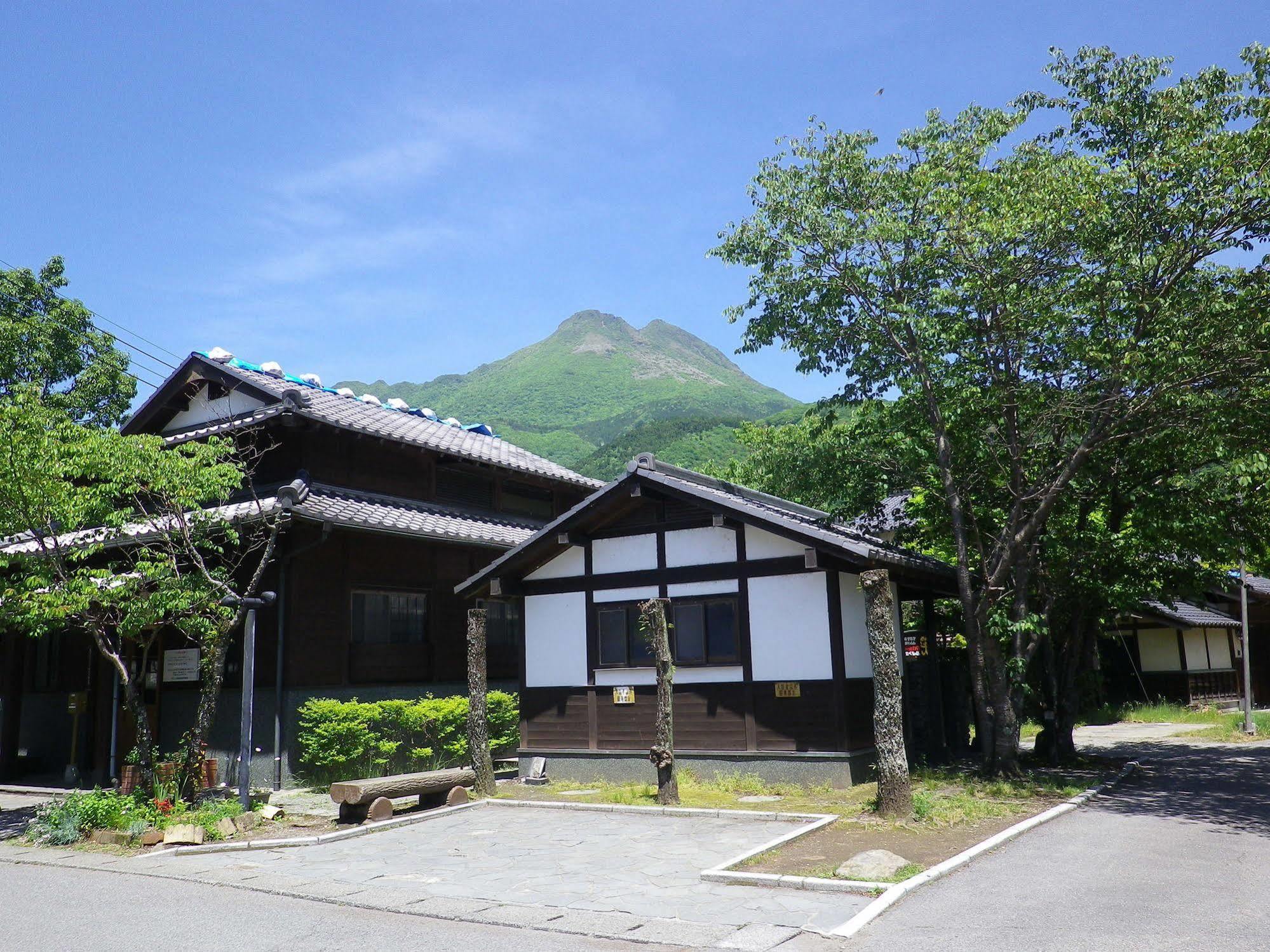 Enokiya Ryokan Yufu Buitenkant foto